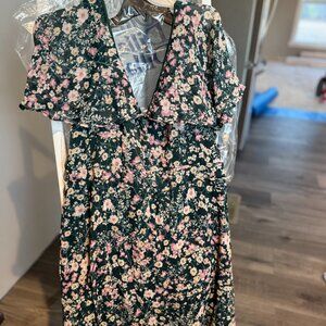 Floral V-Neck Flutter Sleeve Dress | Size XL | Knee-Length | Smocked & Layered